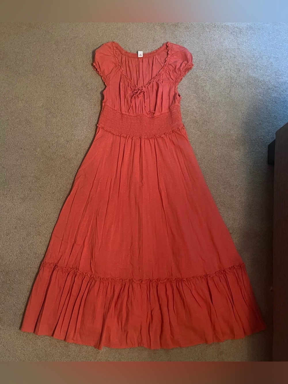 Old Navy Petite Coral Maxi Dress with Smocked Waist & Puff Sleeves - Picture 3 of 16